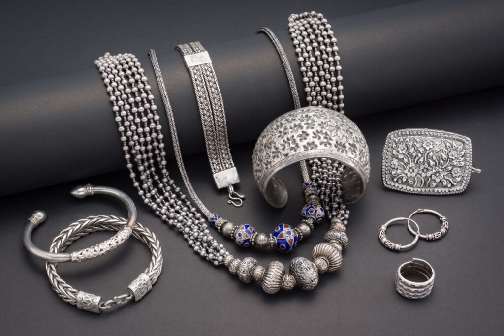 Comment nettoyer les bijoux en argent 