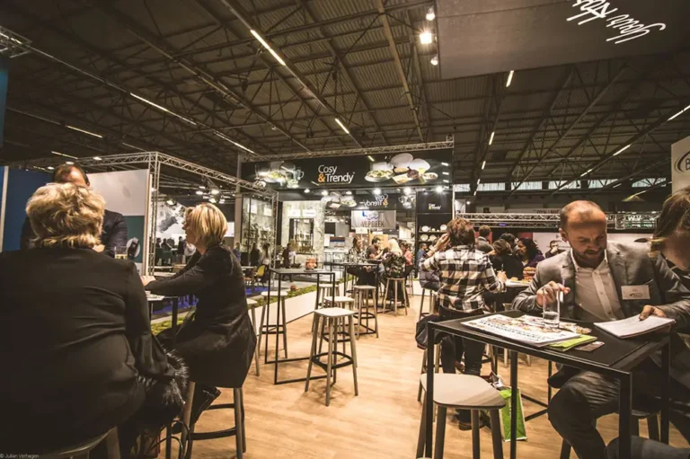 stand de présentation d'entreprise dans un salon professionnel