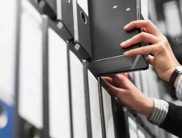 Vos archives vous encombrent ? Faites appel à Destruck, le spécialiste de la destruction confidentielle à La Réunion destruction archives entreprise