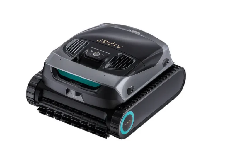 Réveiller votre piscine : guide complet de nettoyage de la piscine après l’hiver robot piscine après hivernage